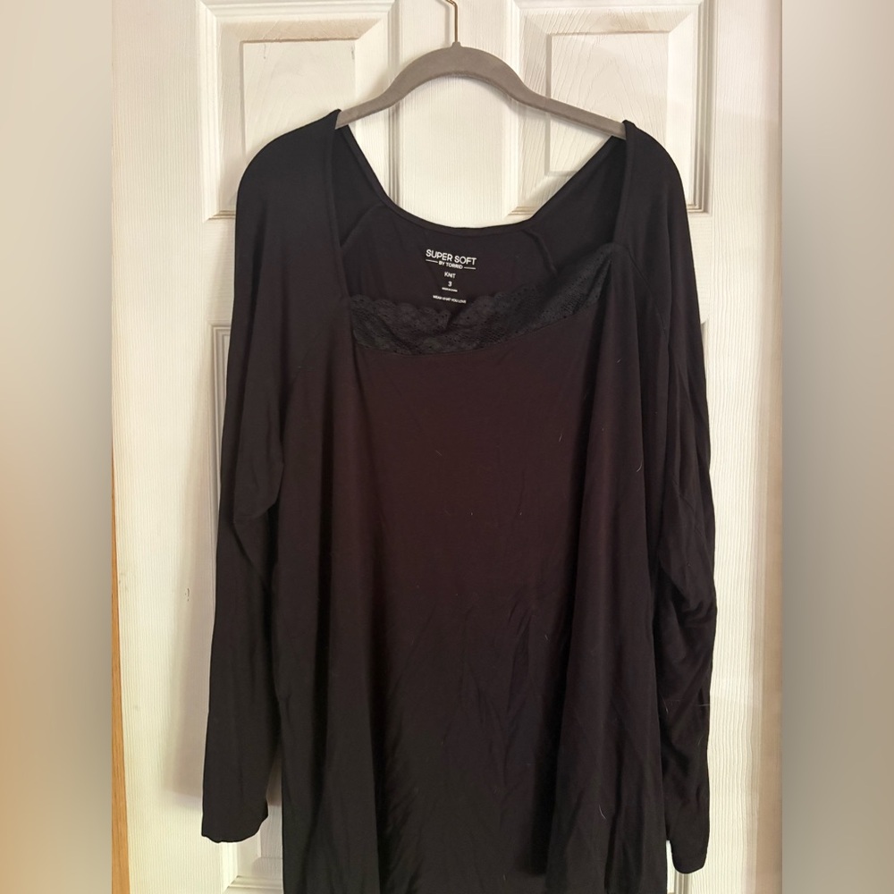 Size 3 Super Soft Torrid Black Long Sleeve Blouse with lace collar